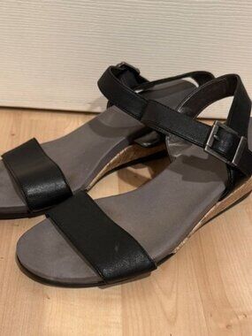Lifestride Women's Tanglo Wedge Sandals 10M
